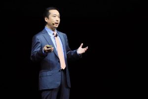 Swift Liu, Präsident der Huawei Enterprise Produktlinie, stellt das Agile Network 2016 vor